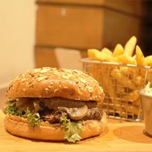 Platter Mushroom and Swiss Burger